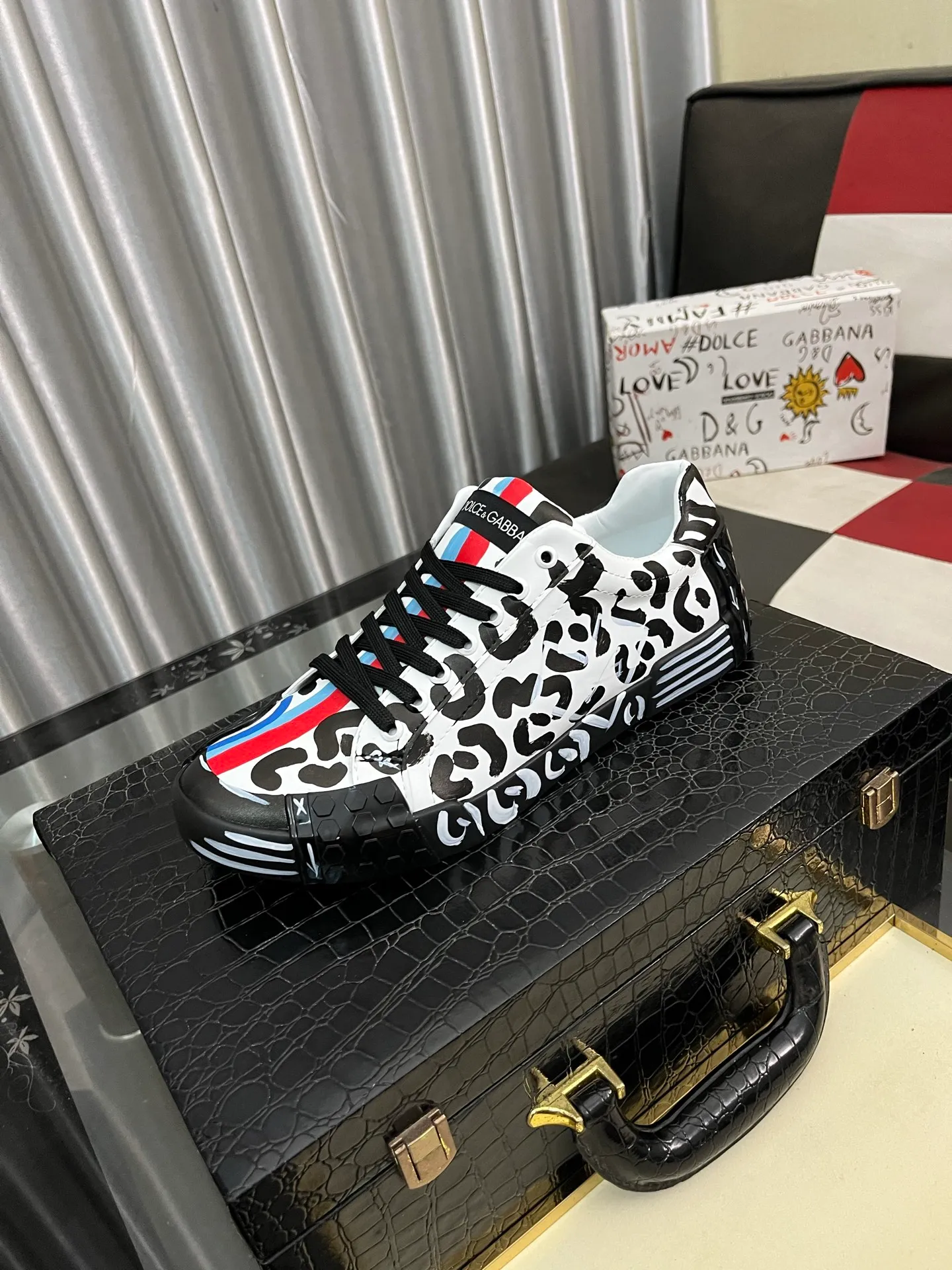 Men's men's shoes💰480⌚️⌚️【DG～】couple casual shoes, on sale simultaneously in 2025z cabinet 🔶Size: 35-46#️⃣ 2 colors 🔜The upper is made of multi-material splicing ➕Mesh lining, comfortable and breathable, sole: original comfortable and wear-resistant outsole, ⚠️Photographed in real life🎬The real thing is better📢📢📢